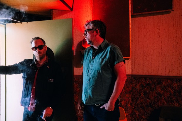 On way to Riptide fest, Black Keys’ Patrick Carney talks golf, Alice Cooper and the joy of Beck