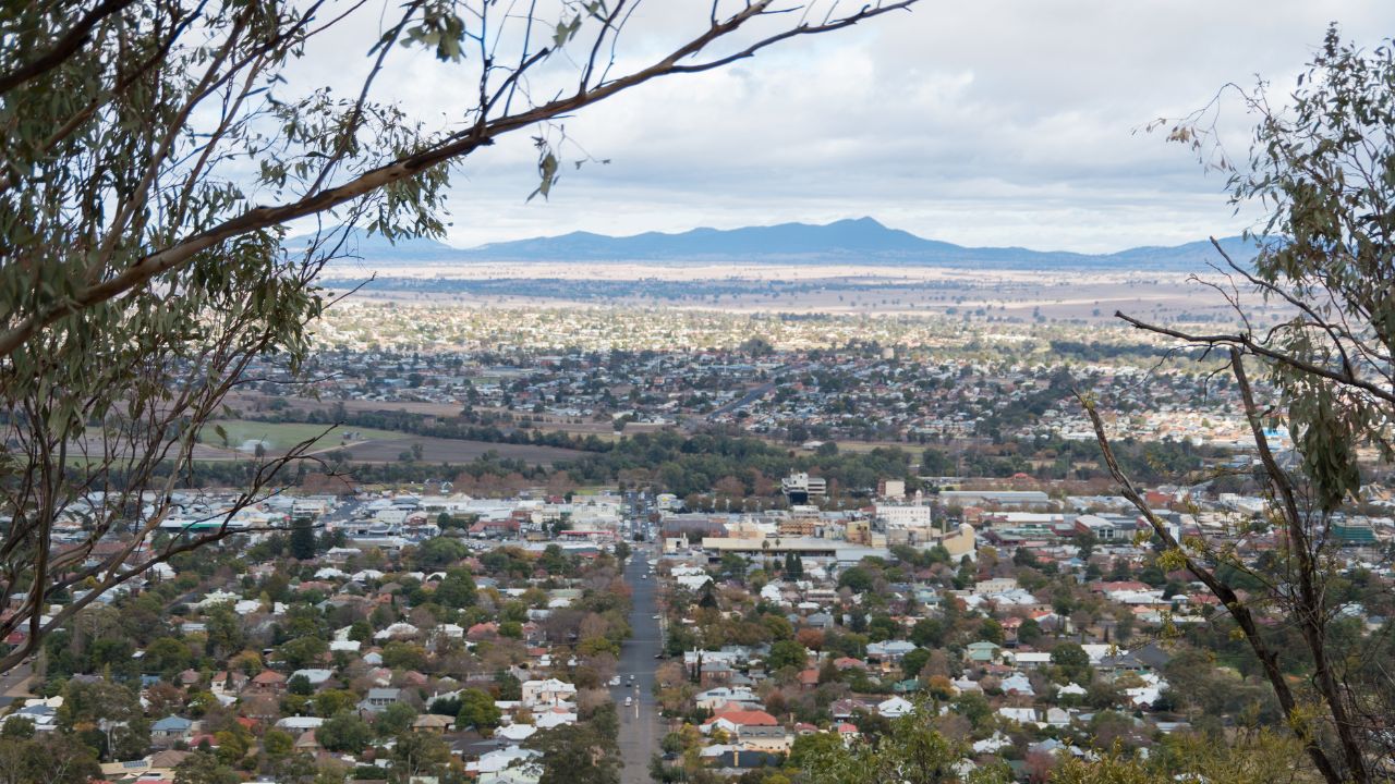 Sea change out, tree change in: Australians flock inland for an affordable lifestyle