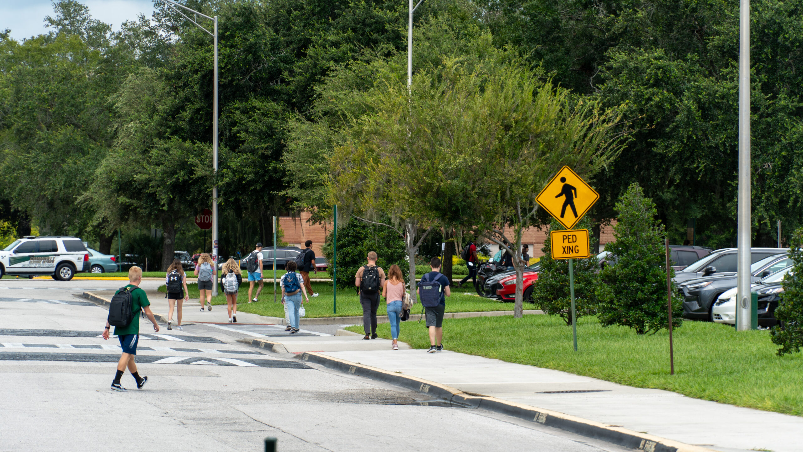 Students notice crossing guards’ absence on campus