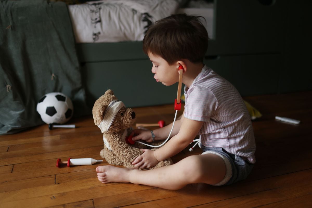 The absent parent syndrome and its impact on child development
