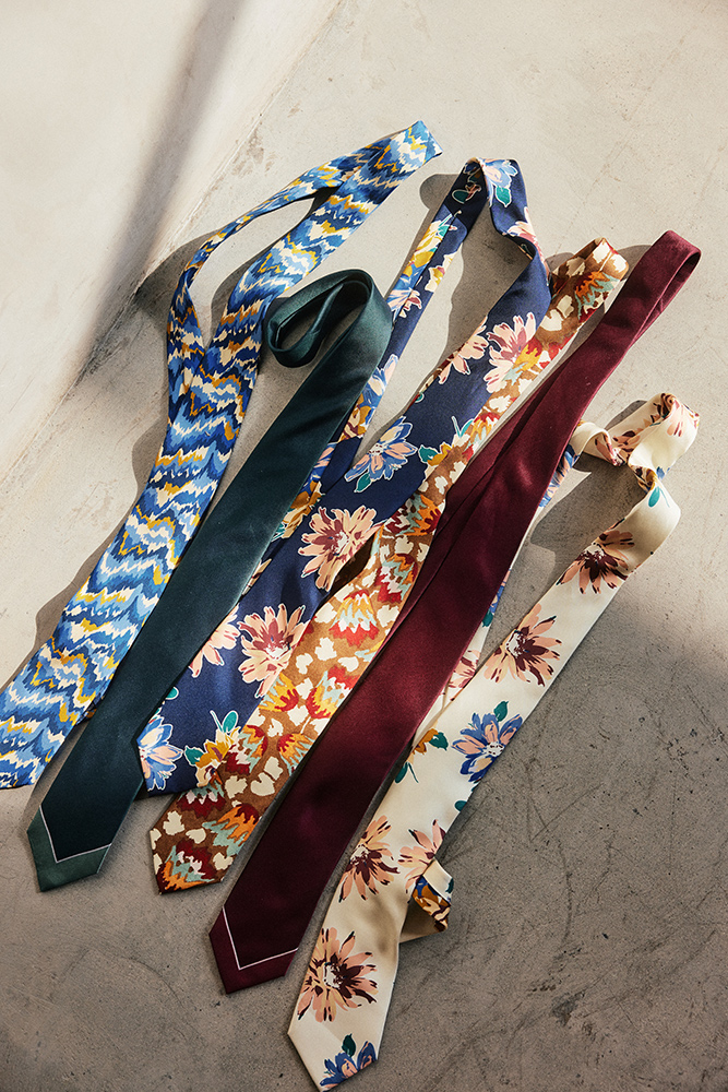 Star Stylist Warren Alfie Baker on How He’s Bringing the ’60s Back with a New Tie Bar Collab