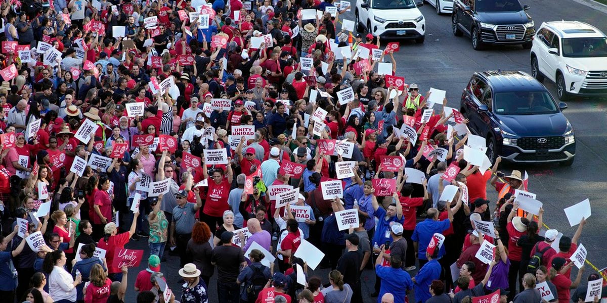 Las Vegas union hotel workers ratify Caesars Entertainment contract