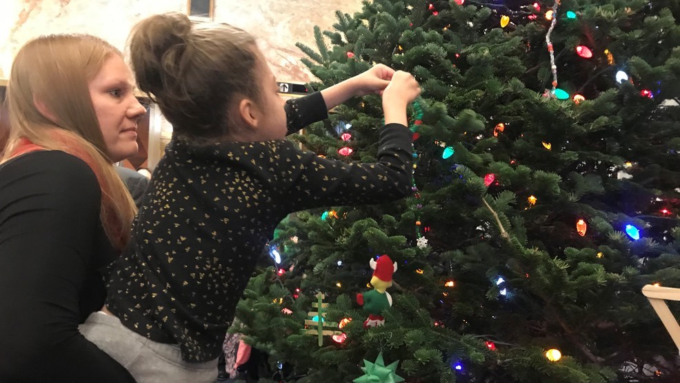 As you deck the halls, Wisconsin officials highlight holiday fire safety tips