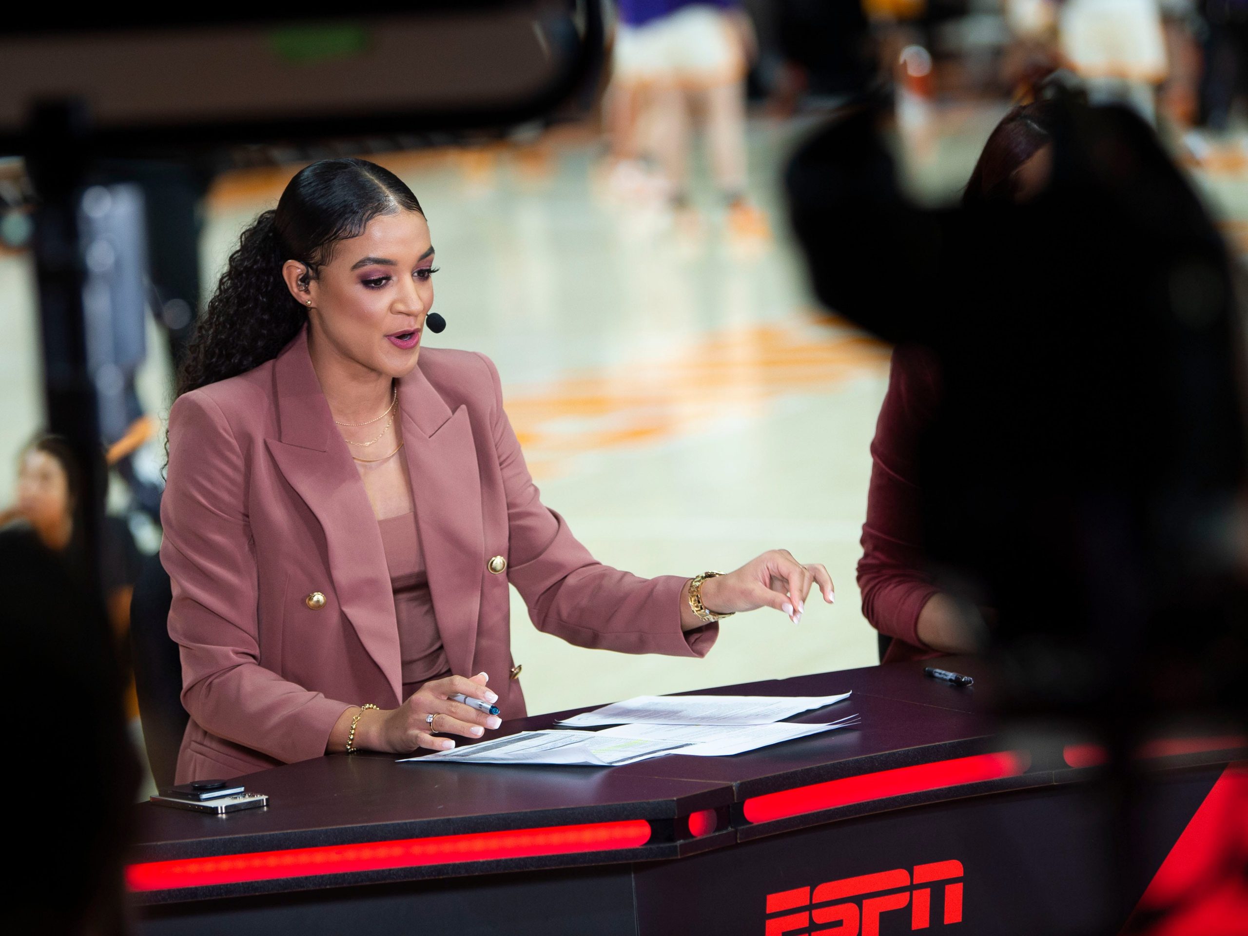 Rising analyst Andraya Carter will join ESPN’s basketball ‘College GameDay’