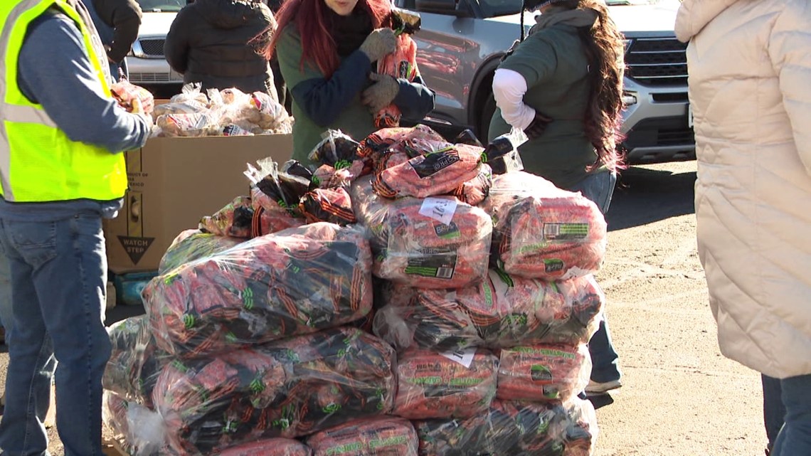 Thanksgiving food giveaway held in Luzerne County