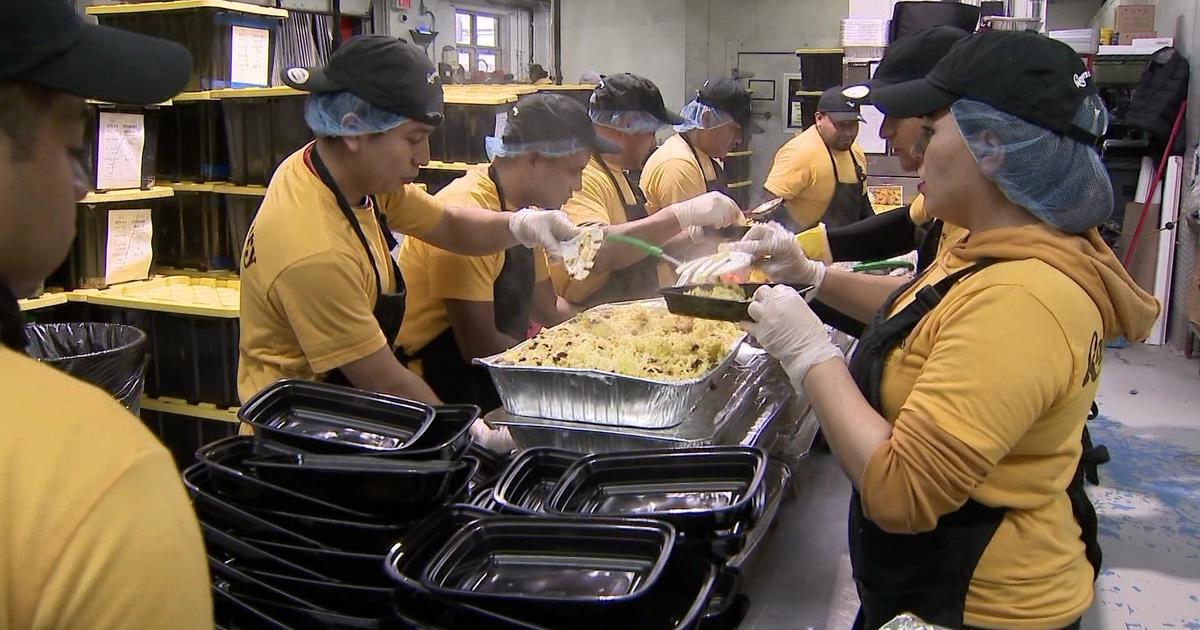 Kommissary partners with NYC Health + Hospitals to provide Thanksgiving meals for asylum seekers