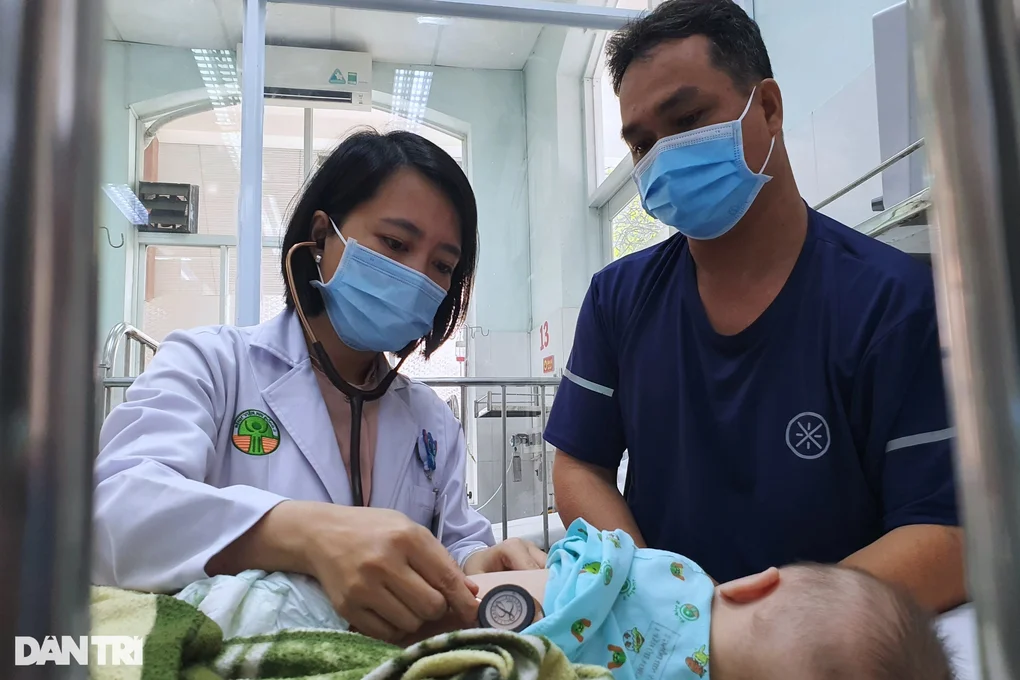 TPHCM, Nam Bộ liên tục có mưa trái mùa: Những bệnh nào dễ xuất hiện ở trẻ? - 3 TPHCM, Nam Bộ liên tục có mưa trái mùa: Những bệnh nào dễ xuất hiện ở trẻ? - 3