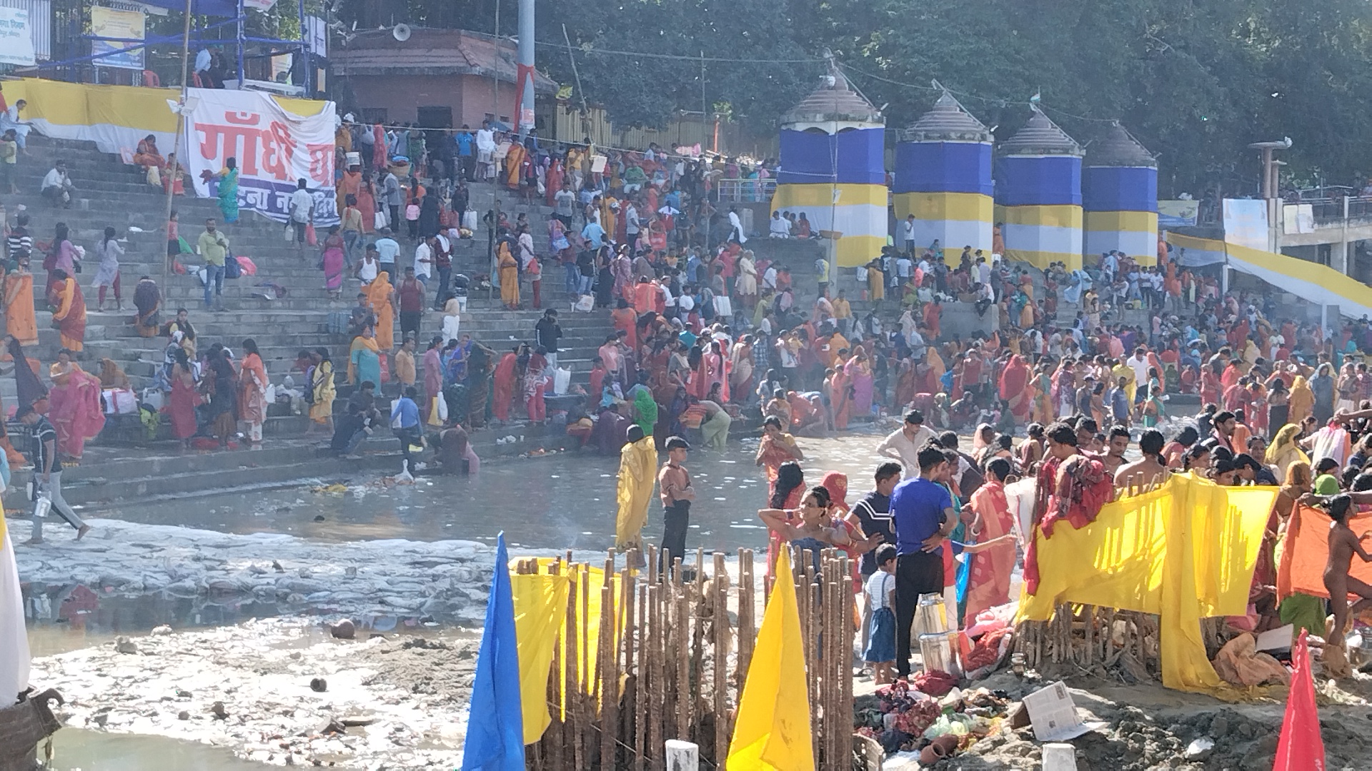 ‘मेरा इंडिया क्रिकेट वर्ल्ड कप जीत जाए, छठी मइया से करेंगे कामना’- गंगा घाट पर छठ व्रतियों ने कहा