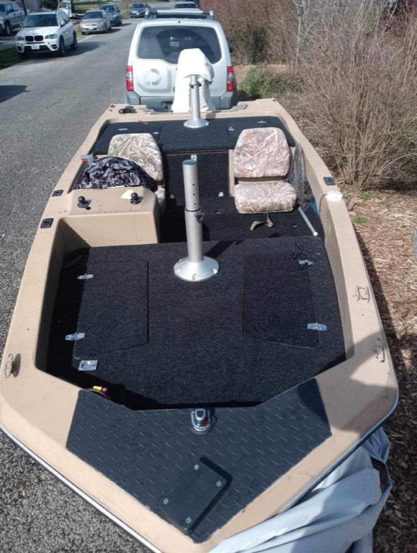 WEST SEATTLE CRIME WATCH: Stolen boat; car-theft attempt; suspected prowler