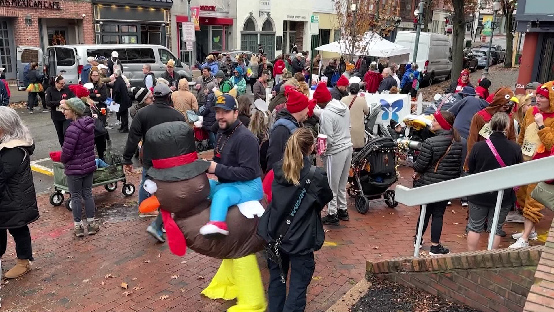 CHHOP Turkey Trot in Peekskill collects food donations ahead of Thanksgiving