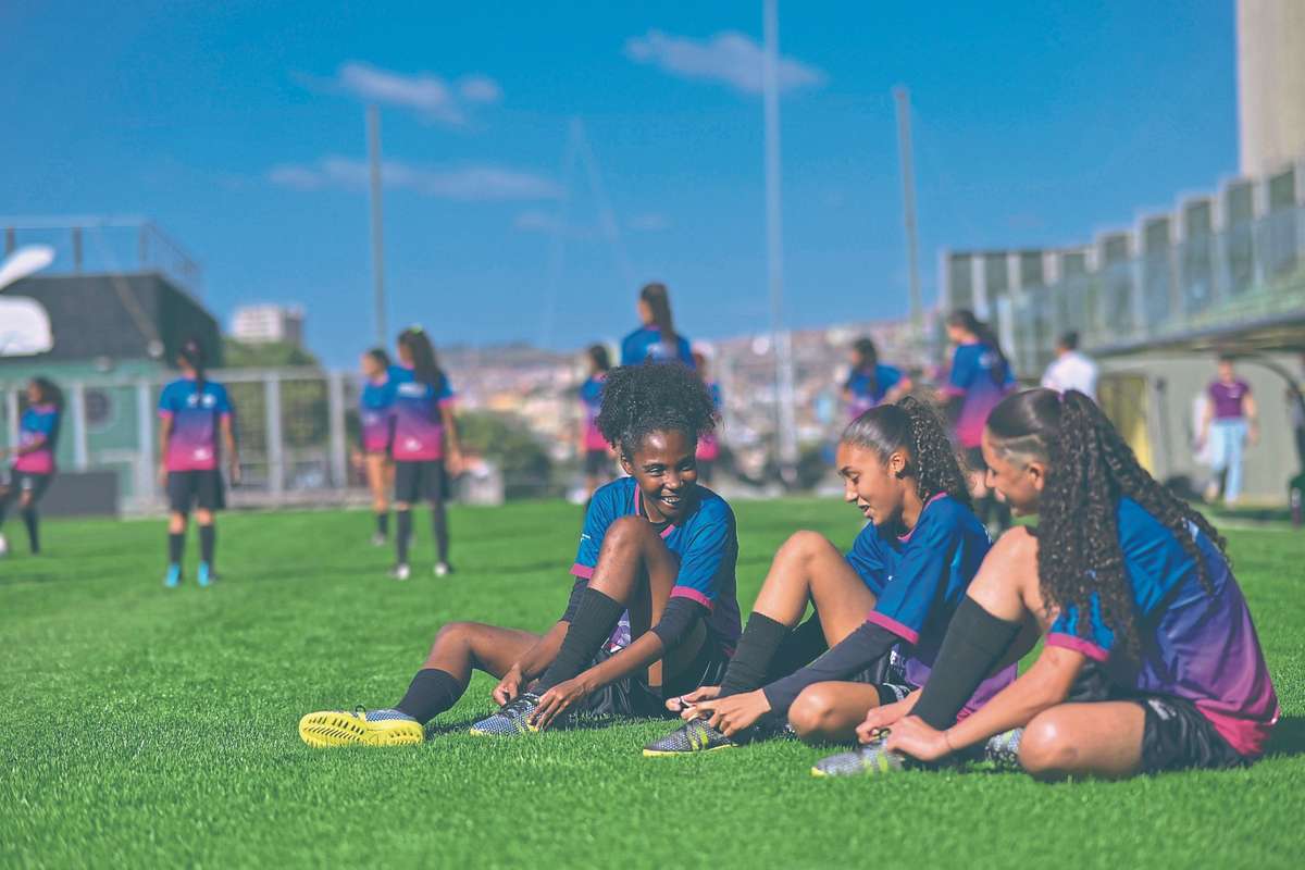 Projeto social abre inscrições para aulas gratuitas de futebol feminino em BH