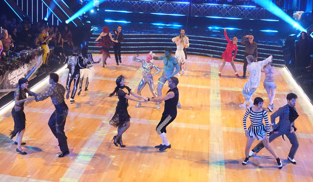 ‘Dancing with the Stars’ Music Video Night recap: Team dances pitted mature celebs against the youngsters [LIVE BLOG]