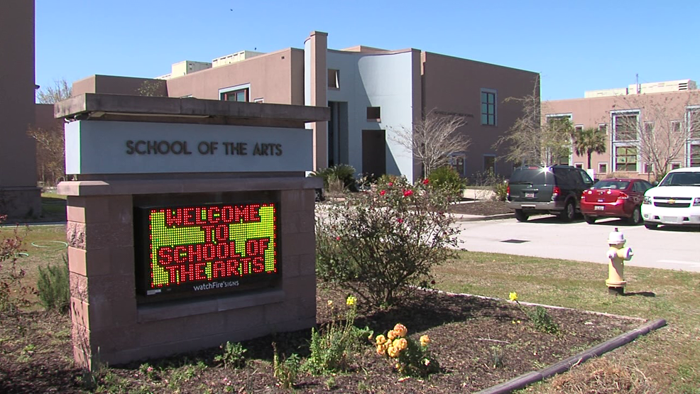 Charleston County School of the Arts Choir performs with Foreigner; receives $500 donation