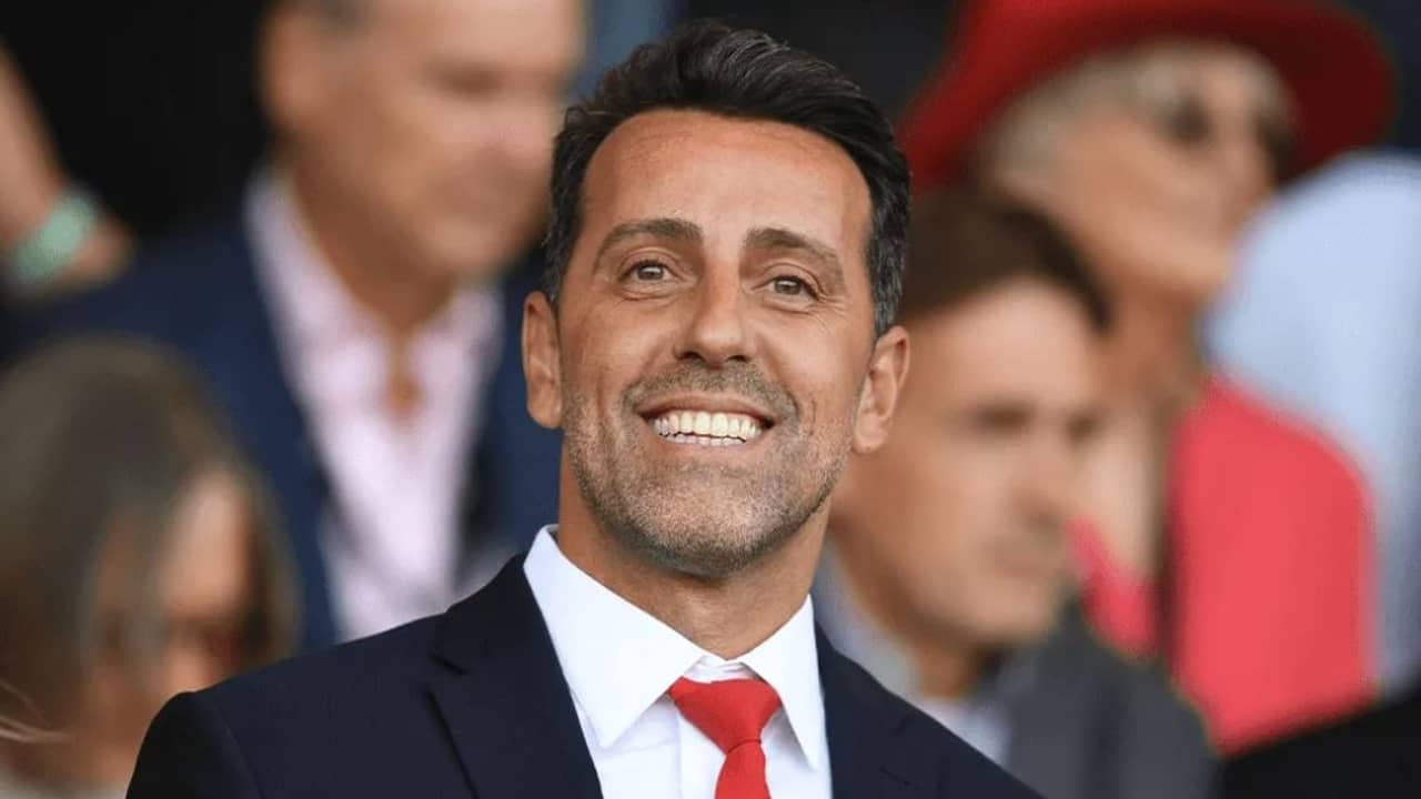 Edu Gaspar, do Arsenal, ganha prêmio de melhor diretor de futebol