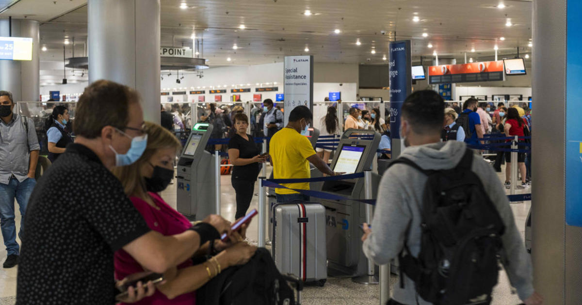 MIA readies for expected record holiday travel season