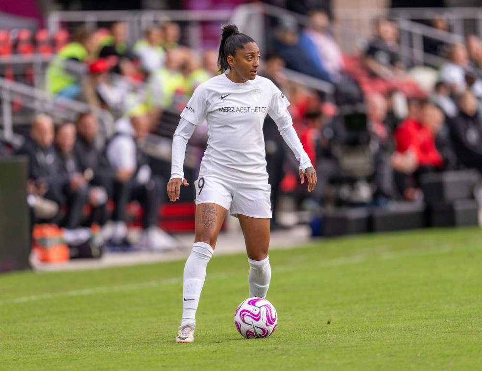 Kerolin é eleita melhor jogadora da Liga Americana de Futebol Feminino