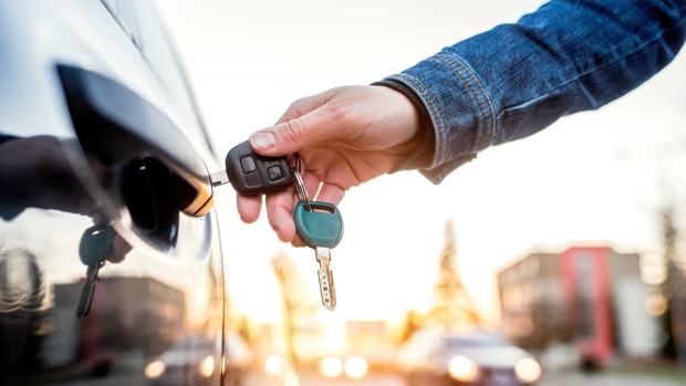 Ontario car dealerships are price gouging customers: survey