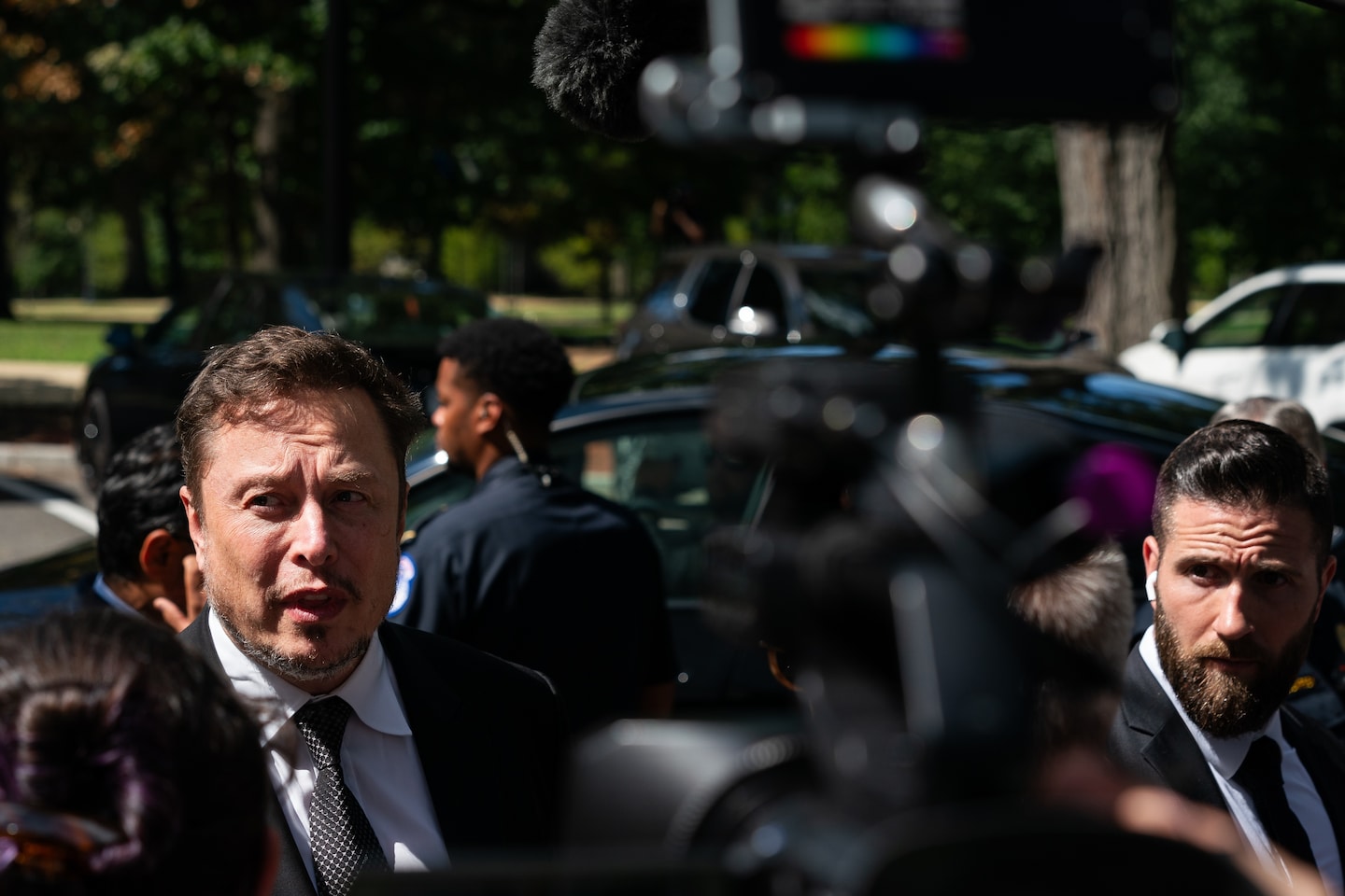 Elon Musk boosts Pizzagate conspiracy theory that led to D.C. gunfire