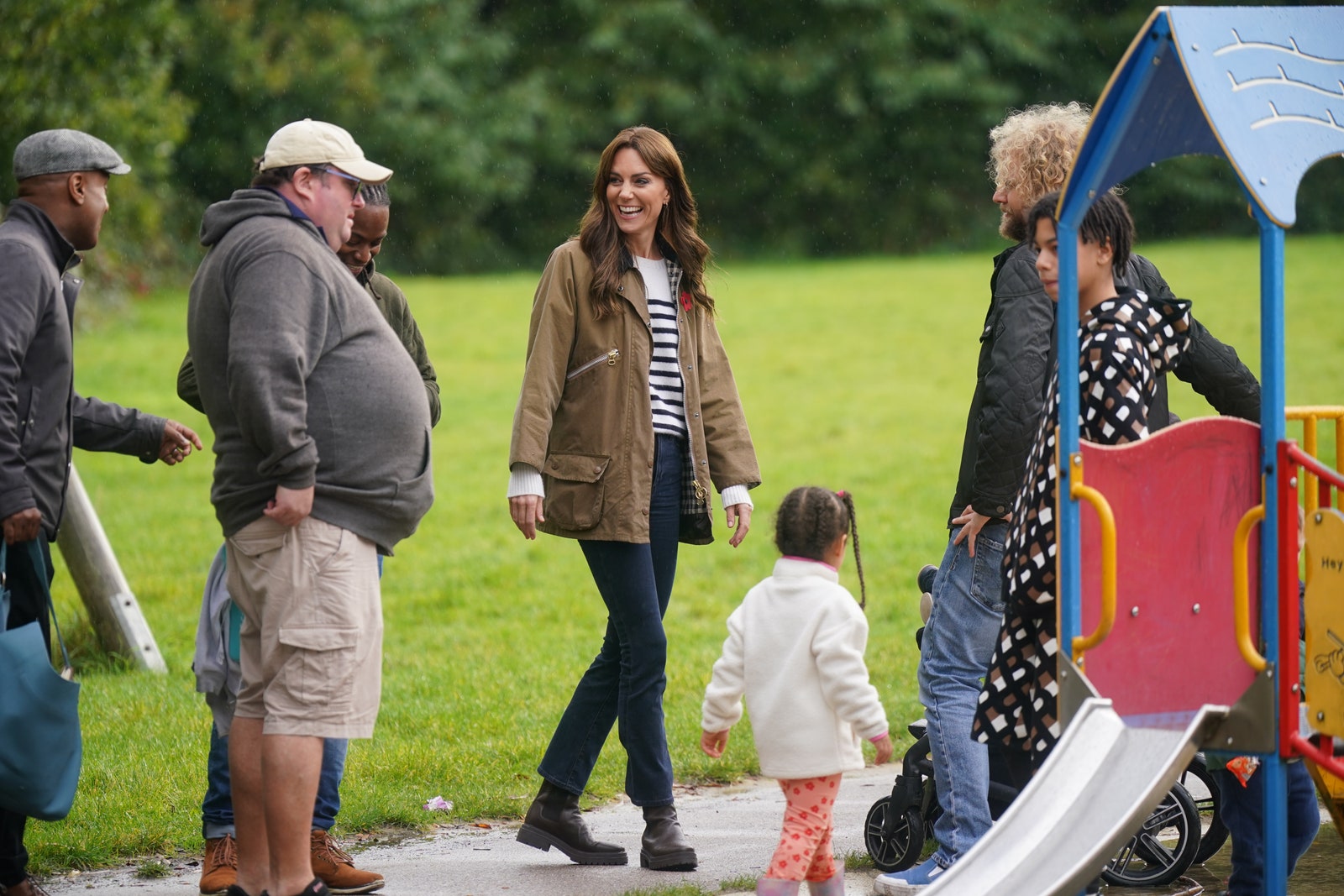 Kate Middleton Styles Her Skinny Jeans and Chelsea Boots in a Quintessentially British Fashion