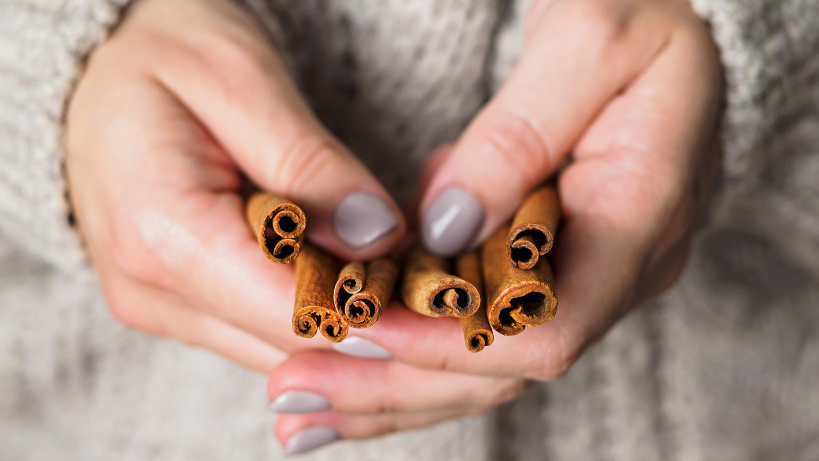 9 Ways To Incorporate Cinnamon Sticks Into Your Home Decor