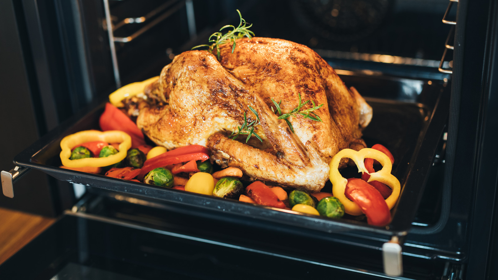 Why It’s Best To Use A Low-Sided Pan In Your Convection Oven