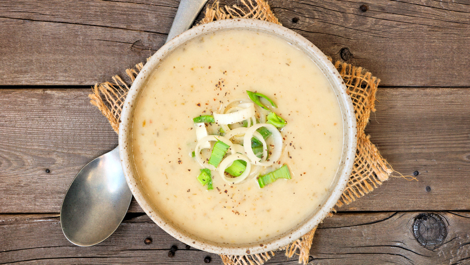 12 Mistakes Everyone Makes With Potato Soup