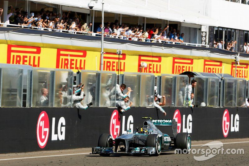 Hamilton’s 2013 Mercedes F1 car sells for whopping $18.8m in auction