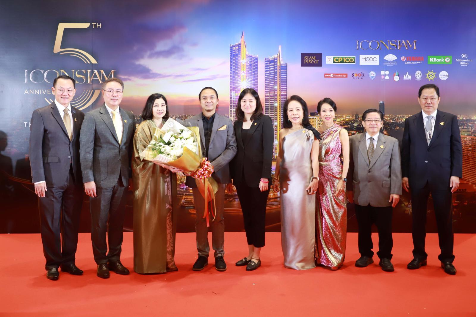 ยามาฮ่าร่วมฉลอง 5 ปี  ICON SIAM ร่วมมอบรถจักรยานยนต์เป็นของรางวัล