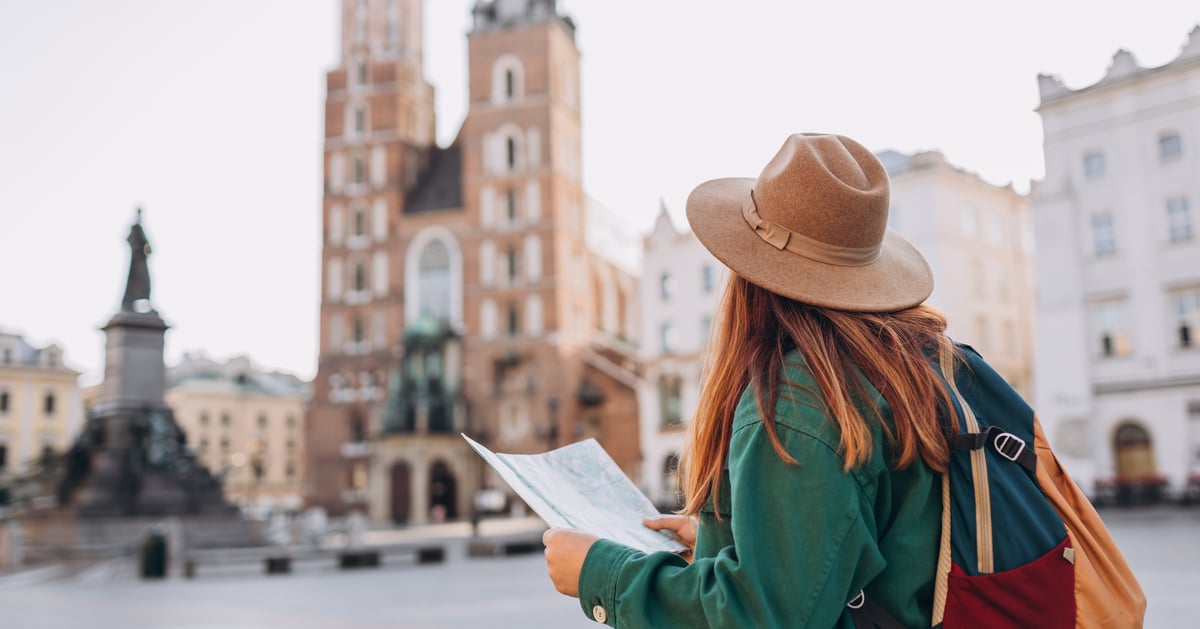 5 Must-Have Gadgets For First-Time Solo Women Travellers