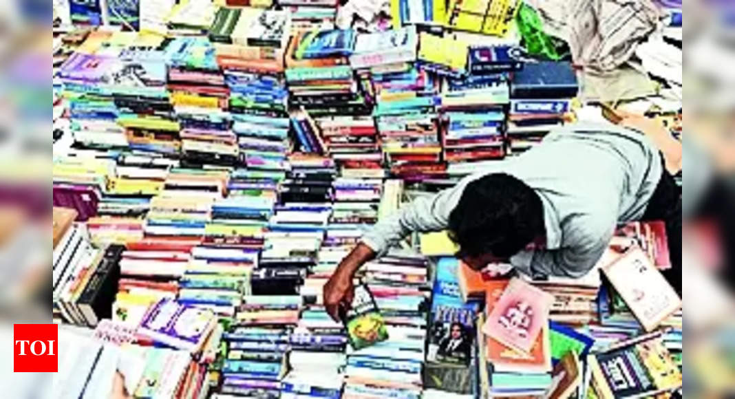 Gumla Book Fair: A Literary Extravaganza in Jharkhand | [Publication Name] | Ranchi News