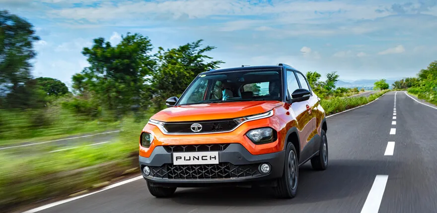 Tata Punch vs Hyundai i20: Comparing Their Variants Priced Rs 7-8 Lakh for Tech-savvy Gadget Lovers