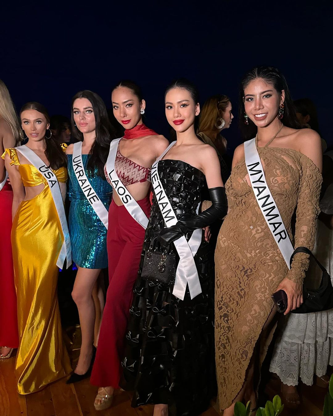 Bùi Quỳnh Hoa sang chảnh, ngày càng tiến bộ ở Miss Universe 2023