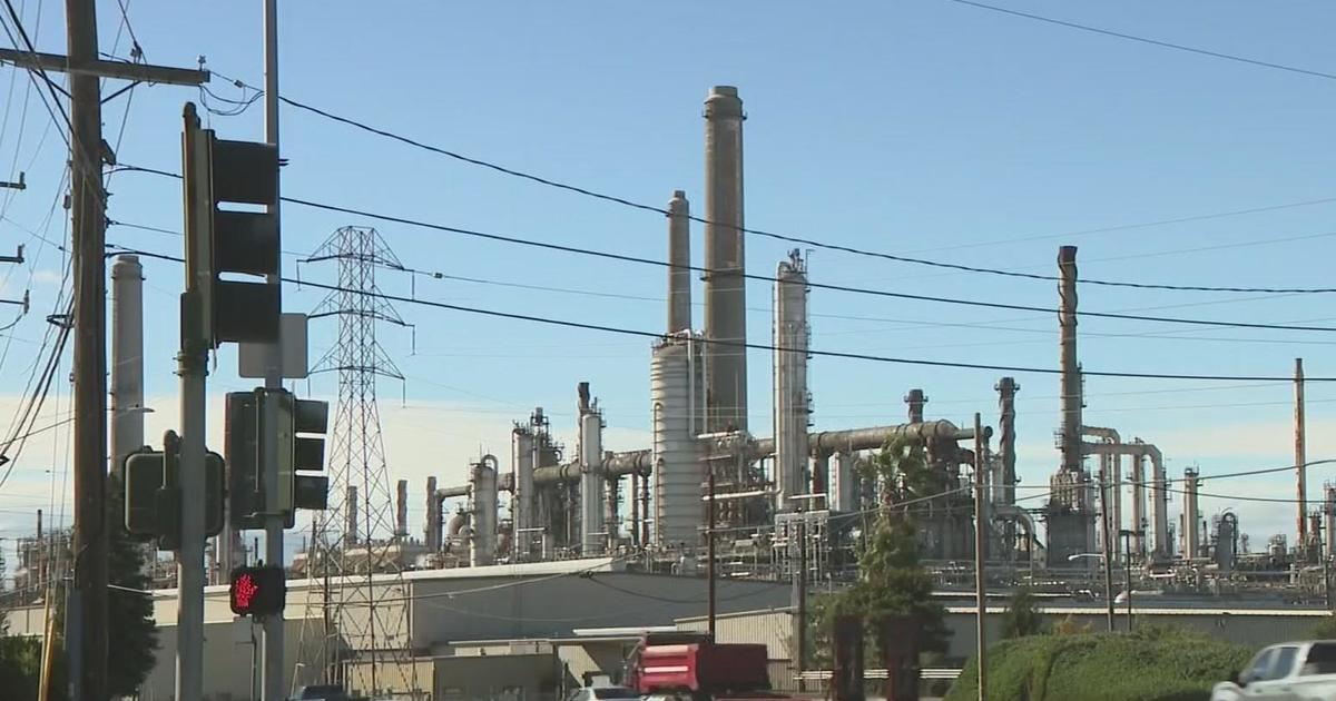 Martinez refinery fire overnight prompts public health advisory