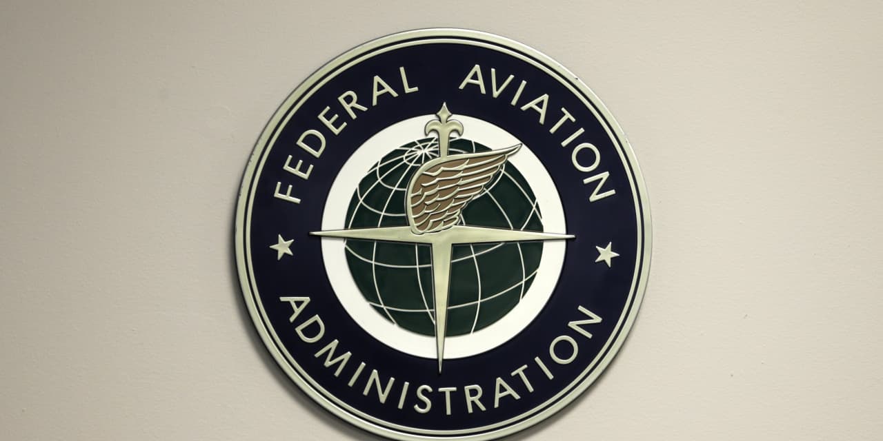 After many close calls, experts say FAA needs better staffing and technology