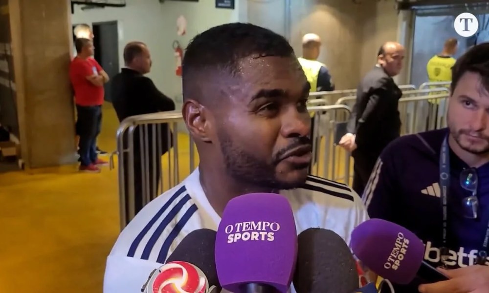 Nikão reclama do que os jogadores do Inter fizeram em campo