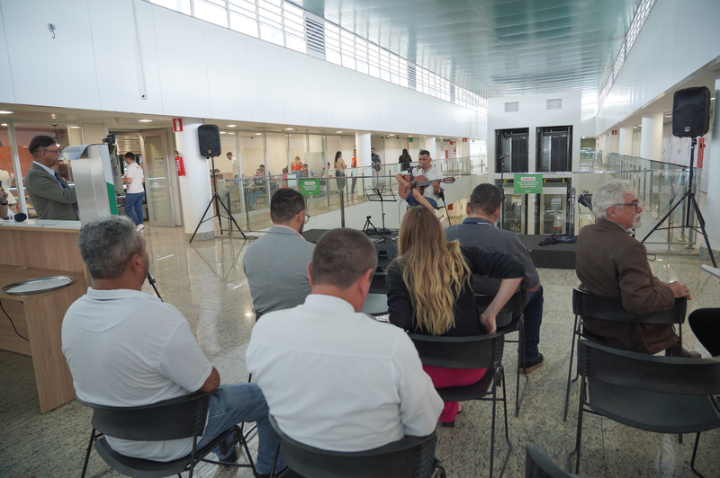 Cantor Márcio Calatayud foi a atração da 4° edição projeto Almoço Cultural, na Alego