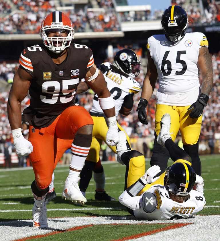 Late FG lifts Browns over Steelers 13-10