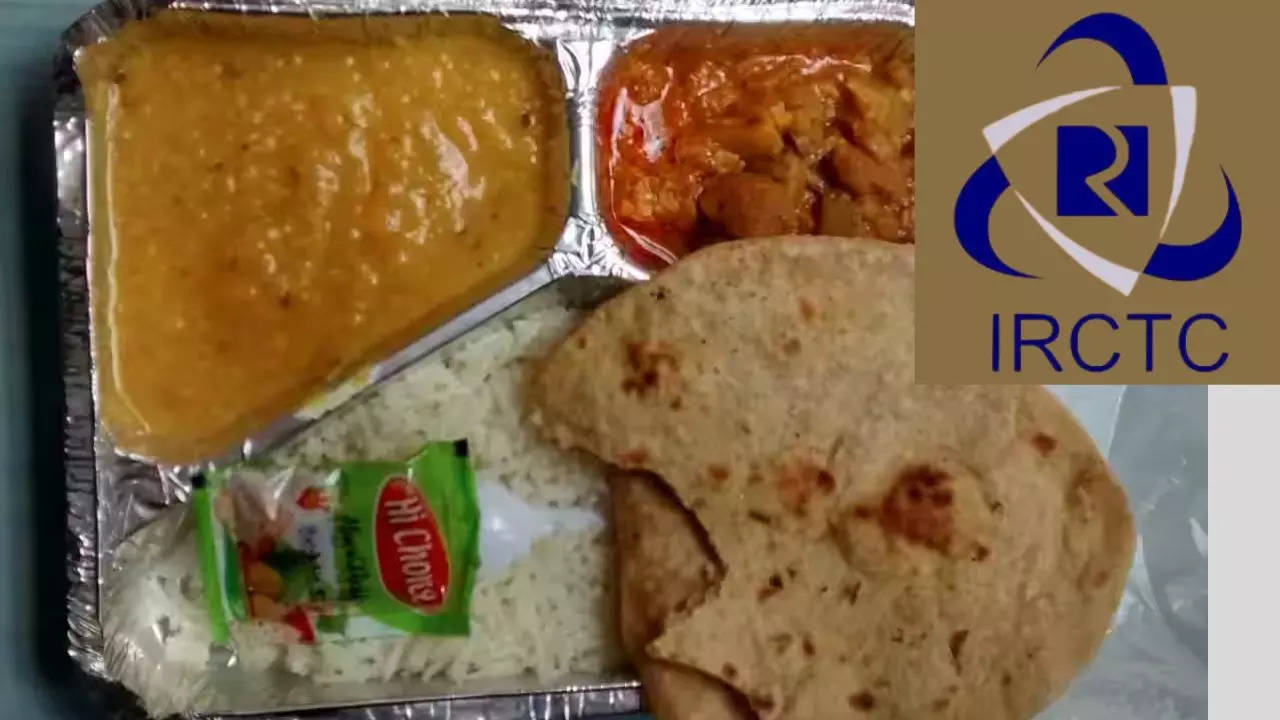 IRCTC Food Charges: महिला से ट्रेन में वसूली गई वेज थाली की दोगुनी कीमत, शिकायत पर आईआरसीटीसी ने लिया एक्शन