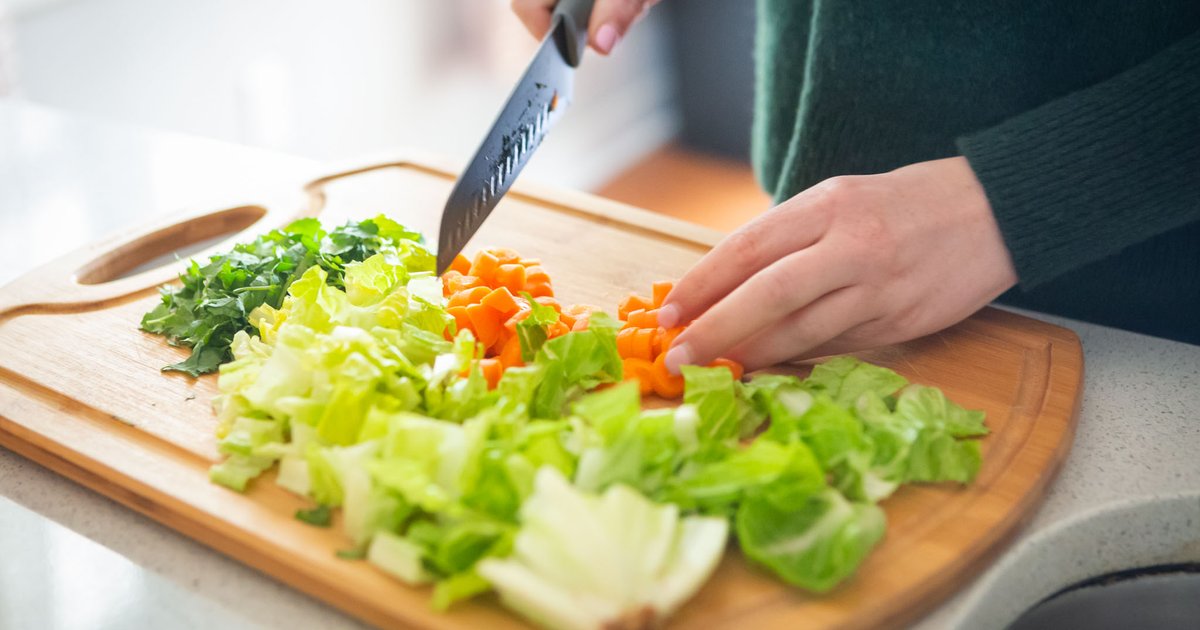 To show the benefits of eating vegan, scientists gave twins different diets