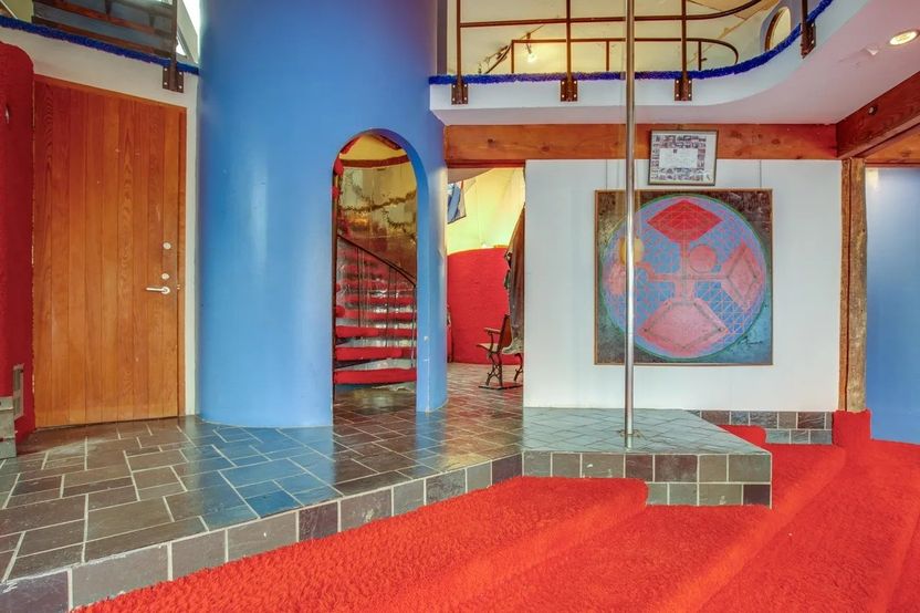 Yeah, Baby! $425K Dome Home in Vermont Has The Grooviest Decor We’ve Seen in a While