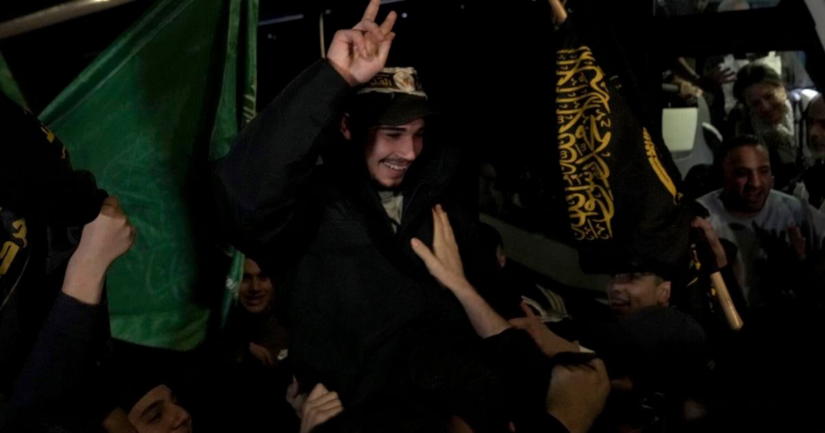 Israeli airstrikes on Gaza resume after weeklong truce with Hamas ends