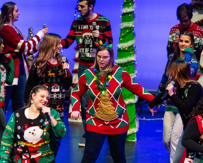 Rock High School Show Choirs present ‘Holiday Spectacular’