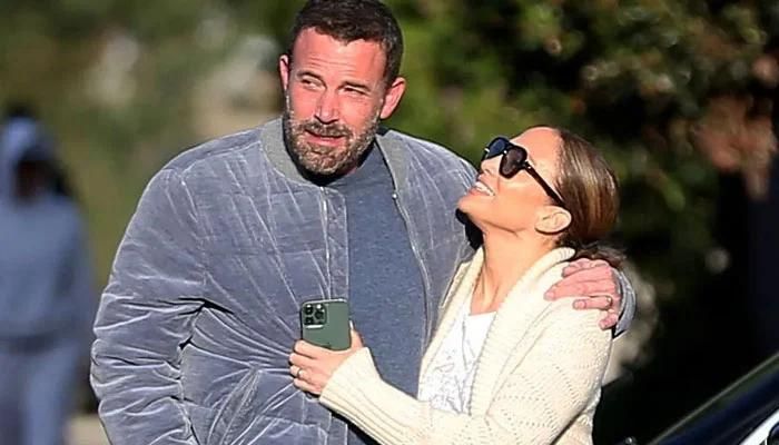 Jennifer Lopez Tries to Get Ben Affleck’s Attention While They’re Out Shopping for Christmas