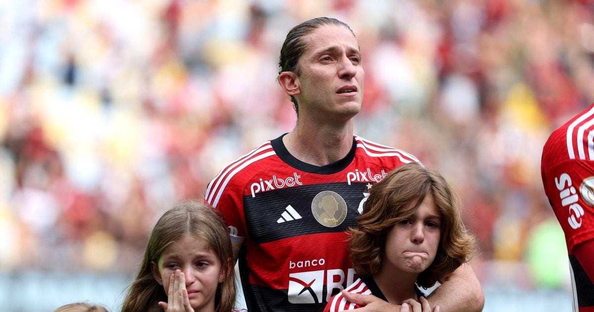 Filipe Luís, Fábio Santos… veja cinco atletas que se aposentaram do futebol em 2023