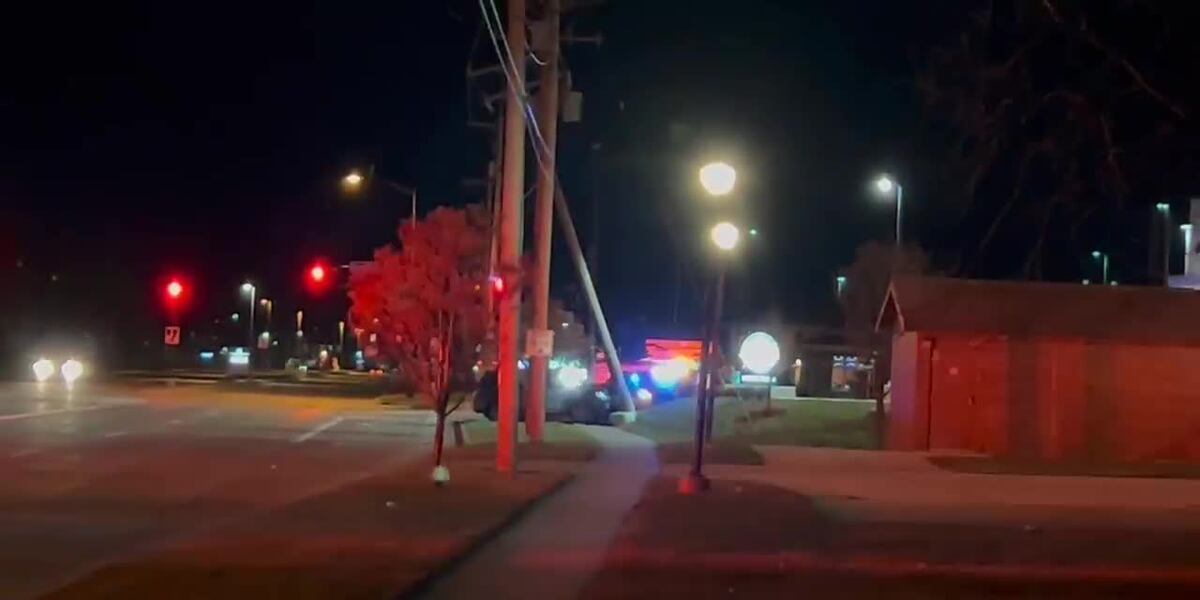 Car crashes into utility pole on westbound Scheuring Road in De Pere, police block off road