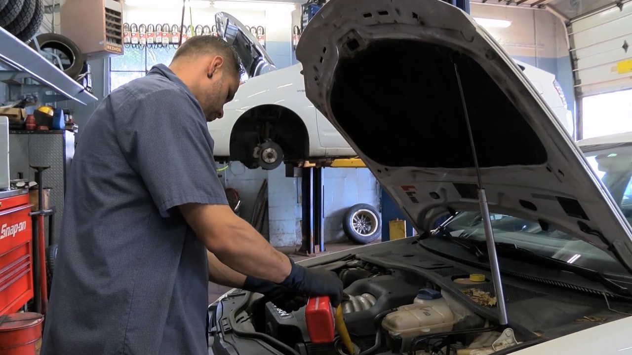 Road officials share car maintenance tips for holiday travel