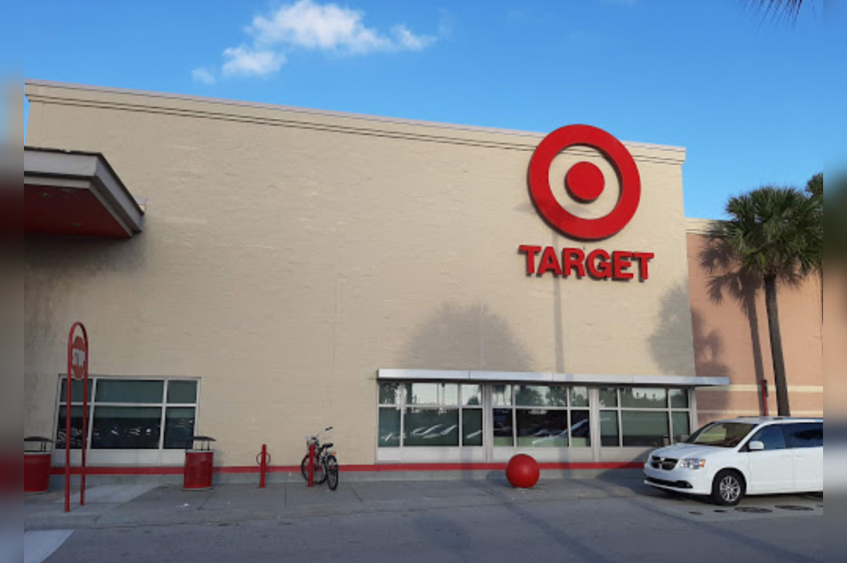 Elderly Shopper Robbed of $1,500 Gadget at Fort Lauderdale Target, Suspect At Large