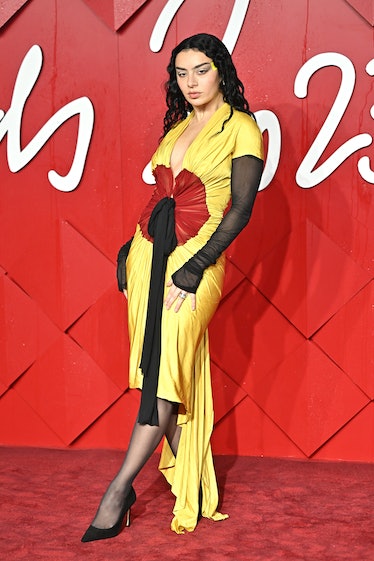 Face Tape Exposed? Charli XCX Turns A Red Carpet Secret Into a Beauty Statement