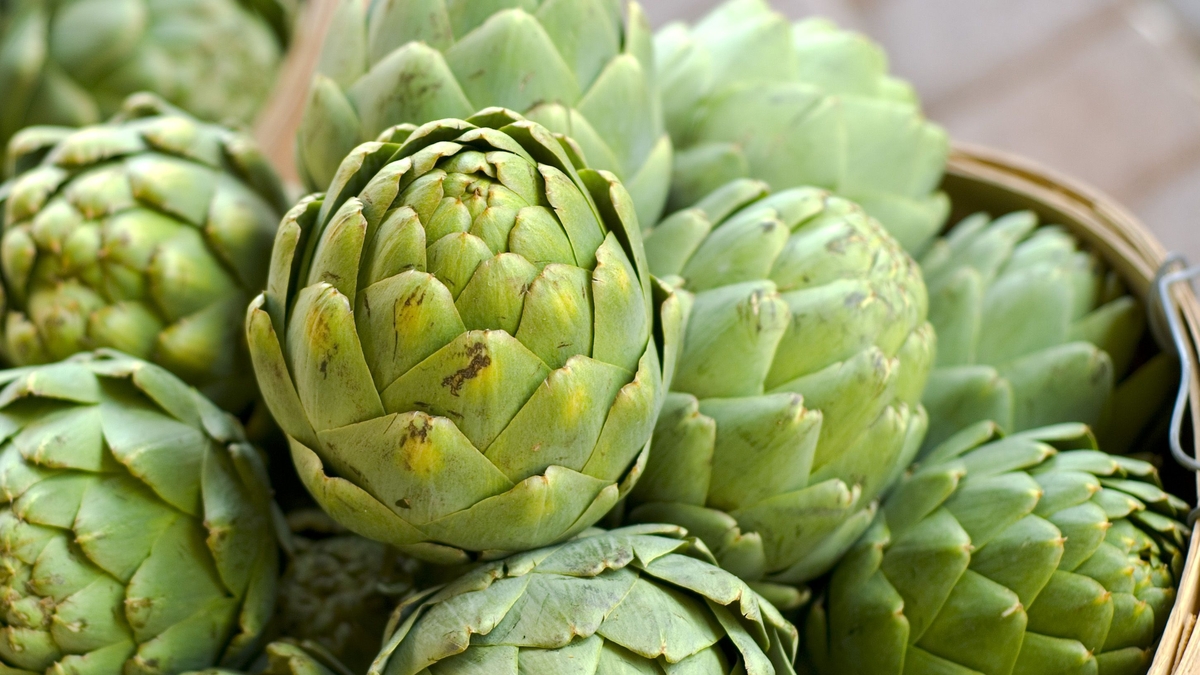 The Health Benefits of Artichokes: Nutritional Power, Digestive Health, and more