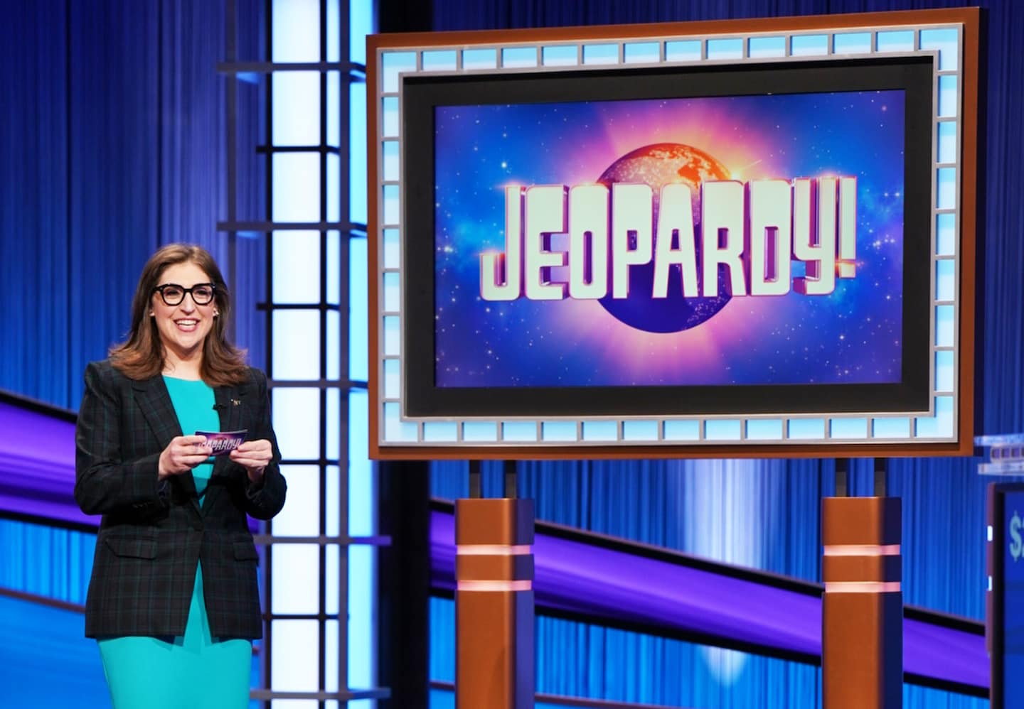 Mayim Bialik will no longer host ‘Jeopardy!’ show